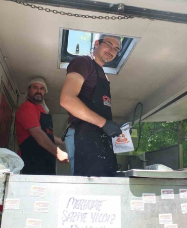 Burhaniye’de lokma ve pilav hayrı geleneği devam ediyor