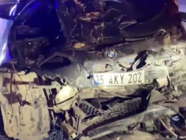Kocaeli’de zincirleme kaza: 4 araç birbirine girdi, 3 yaralı