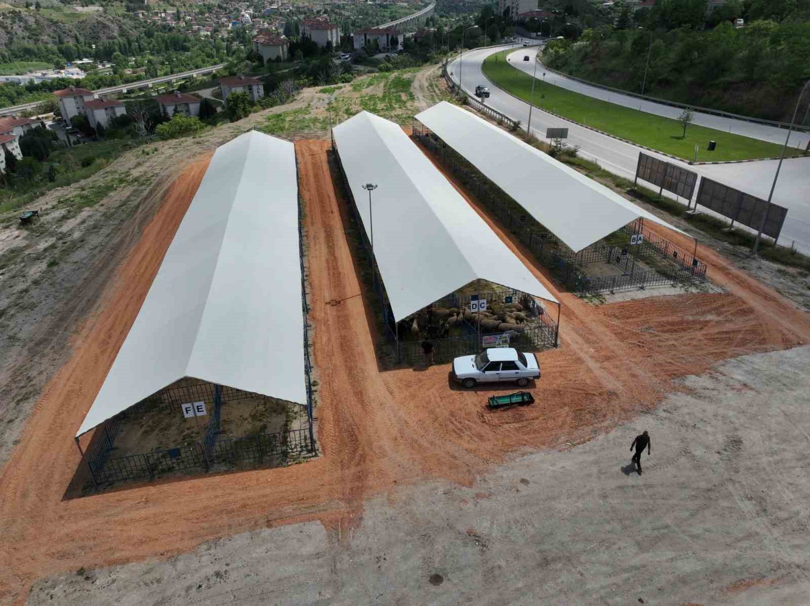 Bilecik’te kurban satış alanı bayrama hazır