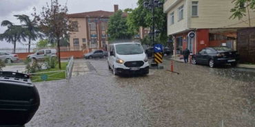 Tekirdağ’da şiddetli yağış yolları dereye çevirdi
