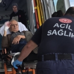 Elini bıçkı makinesine kaptırdı, parmağı koptu