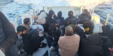 Çanakkale’de mobil radarın tespit ettiği 31 kaçak göçmen yakalandı