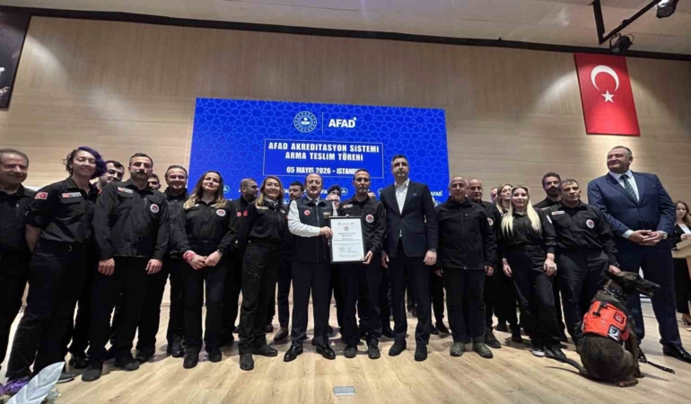 İstanbul’da 2 bin 141 arama kurtartma gönüllüsü AFAD peçini taktı