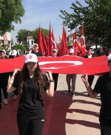 Edirne’de 19 Mayıs coşkusu: Bayrağını alan kutlama alanına koştu