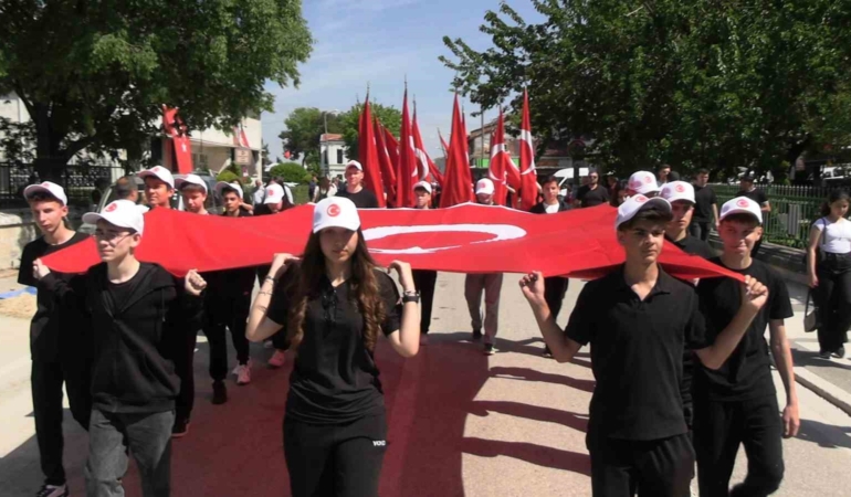 Edirne’de 19 Mayıs coşkusu: Bayrağını alan kutlama alanına koştu