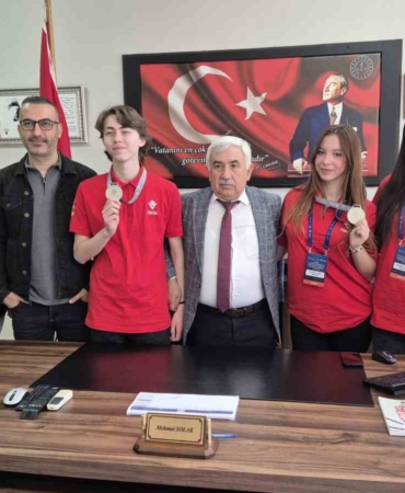 Tekirdağlı öğrencilerden büyük başarı: Türkiye ikincisi oldular