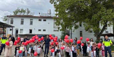Bilecik’te köpek timlerinden öğrencilere gösteri