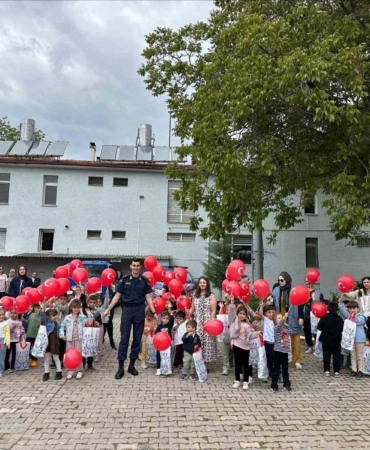 Bilecik’te köpek timlerinden öğrencilere gösteri