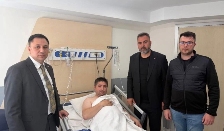 Elektrik akımına kapılan Akar’a ziyaret