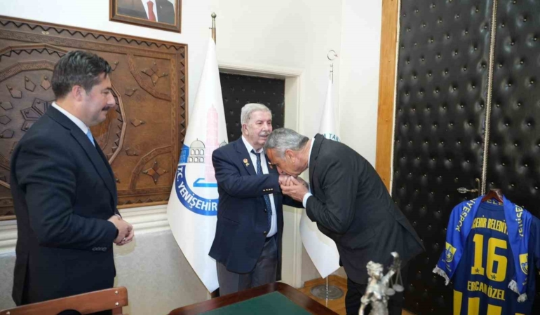 Başkanlık makamında duygusal buluşma