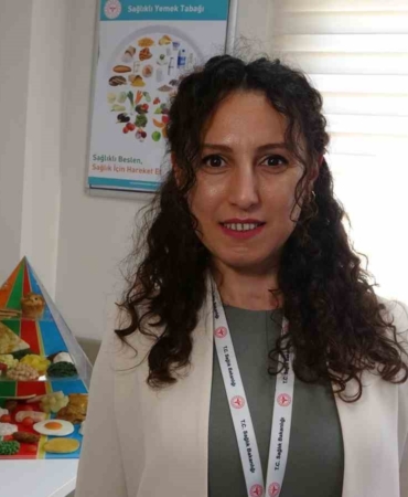 Uzmanından "bayramda dengeli beslenin" uyarısı