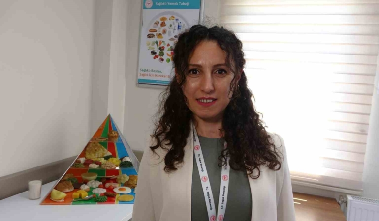 Uzmanından “bayramda dengeli beslenin” uyarısı