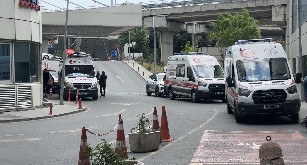 Bıçaklandı, hastaneye kaldırıldı: 10’uncu kattan düşerek can verdi