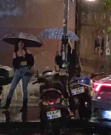 Tekirdağ’da gece saatlerinde sağanak yağış etkili oldu
