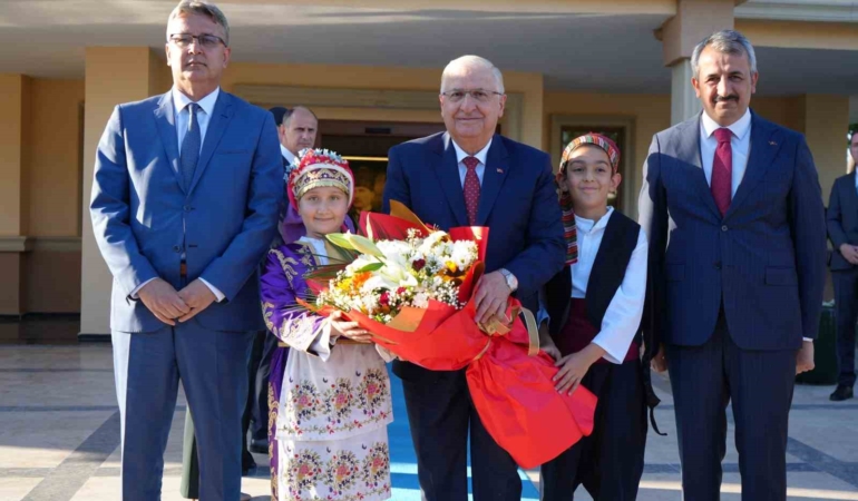 Milli Savunma Bakanı Güler Edirne’de