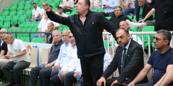 Sakaryaspor kongresinde arbede: Seçim ertelendi