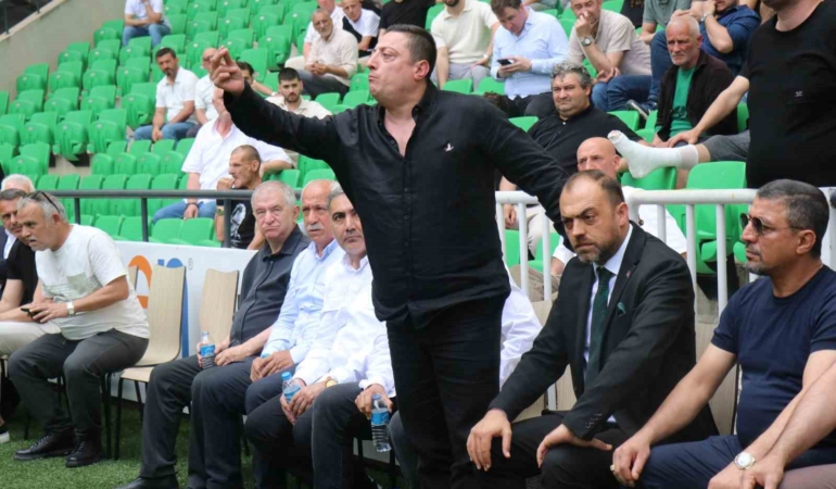Sakaryaspor kongresinde arbede: Seçim ertelendi