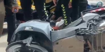 Bursa’da otomobilin çarptığı motosikletli kurye yaralandı