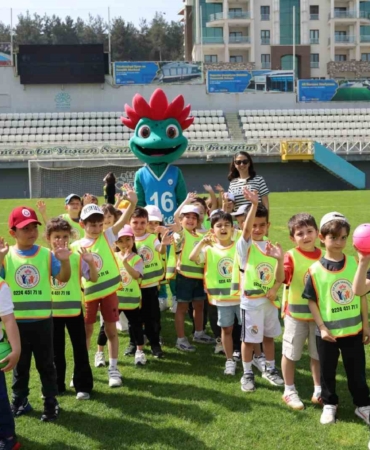Spor Şenlikleri’nde sıra minik öğrencilerin