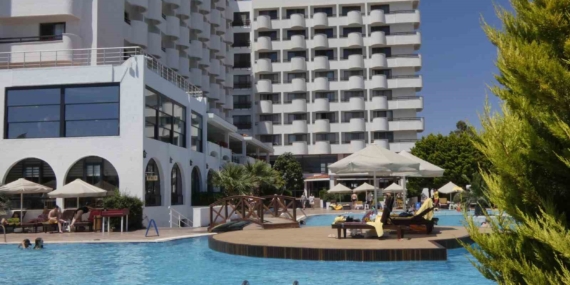 Bayramın dördüncü gününde turistik oteller doldu taştı
