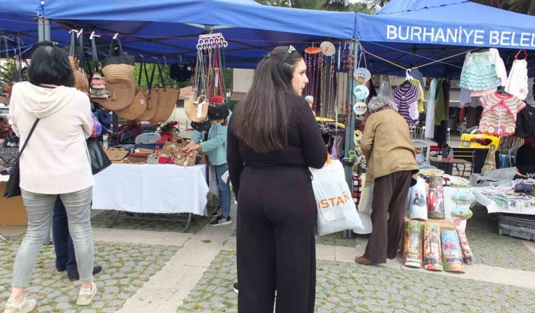 Balıkesir’de kadınlar Anneler Gününde sergi açtı