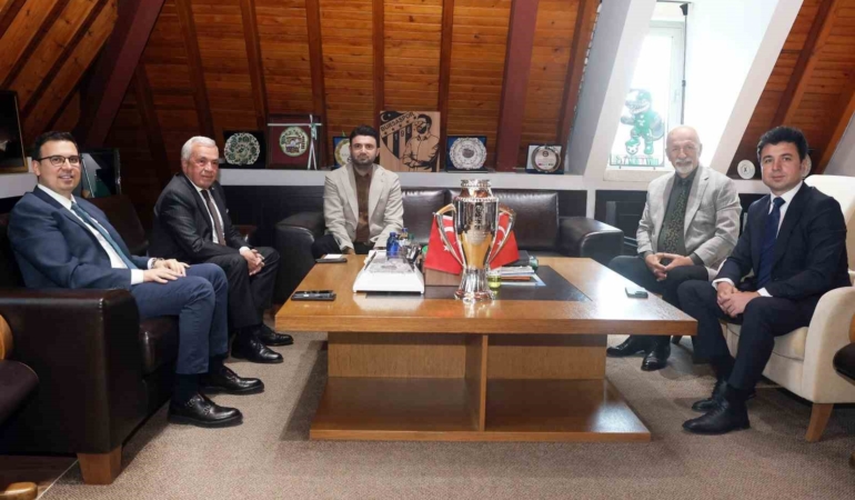 Başkan Şadi Özdemir’den Bursaspor’a tebrik ziyareti