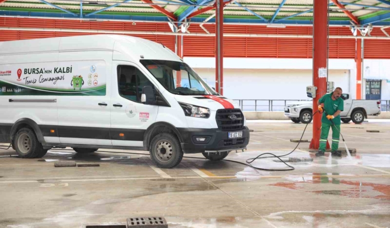Osmangazi’de kurban kesim alanları titizlikle temizleniyor