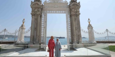 Emine Erdoğan, Belçika Kraliçesi Mathilde ile bir araya geldi