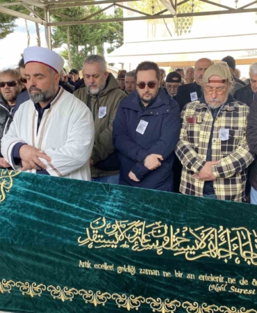 Sanatçı Tülay Özer son yolculuğuna uğurlandı
