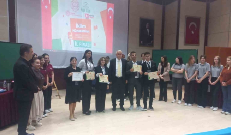 Münazarada Balıkesir şampiyonu oldular