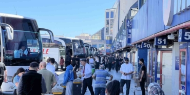 Bayram tatili dönüşleri başladı: 15 Temmuz Demokrasi Otogarı’nda yoğunluk yaşandı