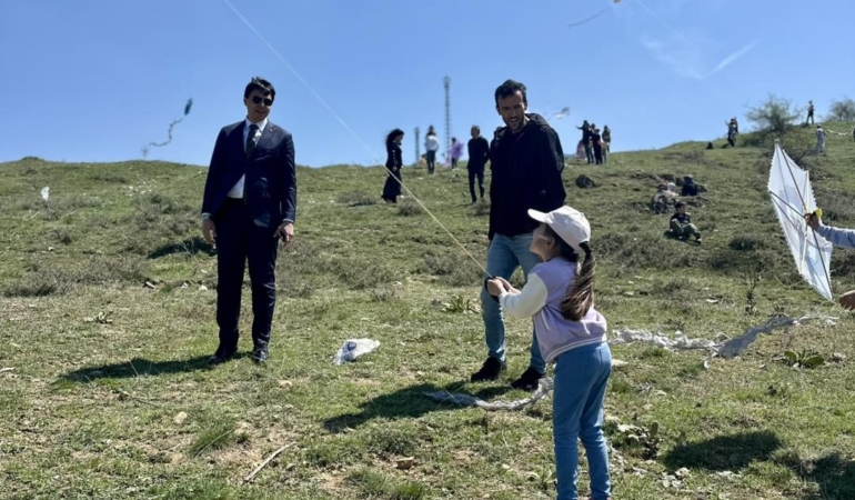 Bilecik’te gökyüzü uçurtmalar ile renklendi
