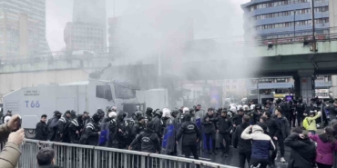 Mecidiyeköy’de tüm uyarılara rağmen dağılmayan gruba TOMA’yla müdahale