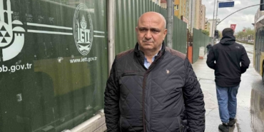 Durakta bekleyen genç mühendis kamyonun altında kalarak feci şekilde hayatını kaybetti