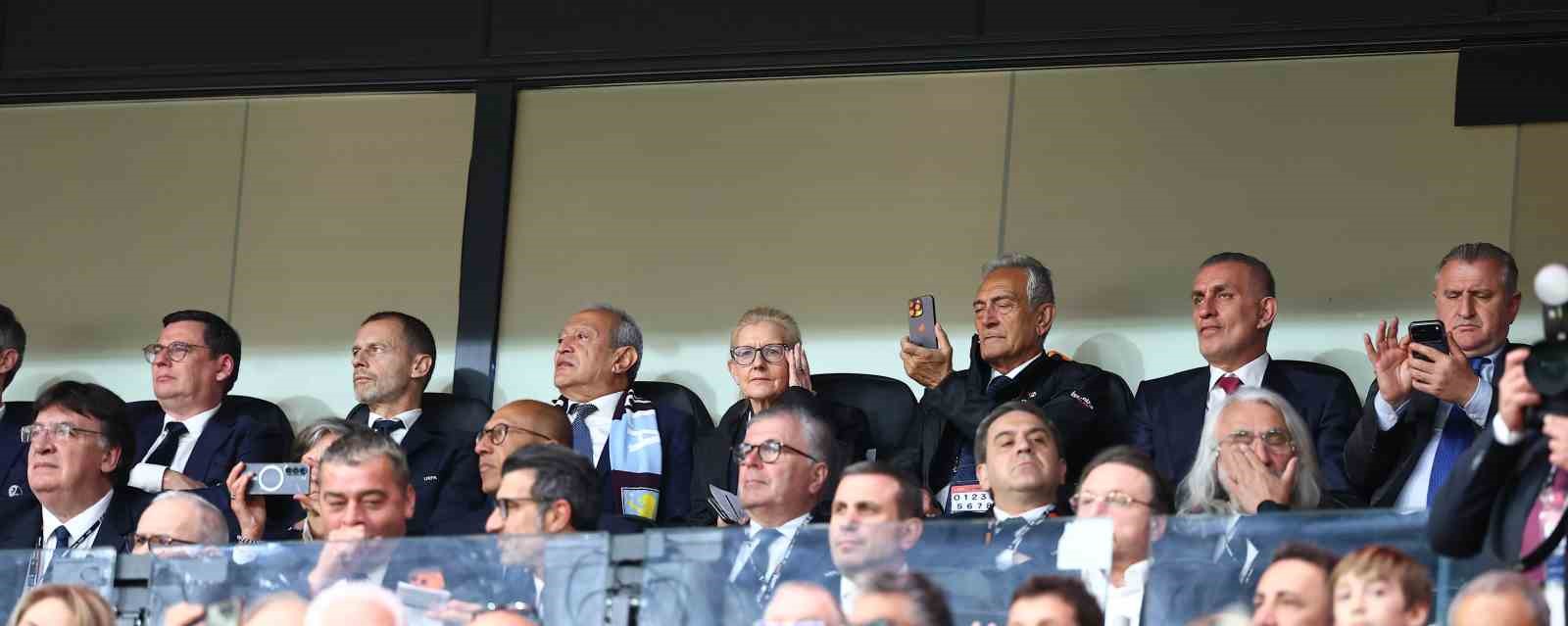 Galler Prensi William, Beşiktaş Park’ta