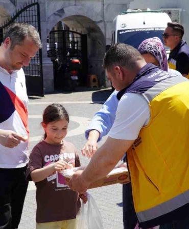 Büyükşehir bayramda da vatandaşın yanında