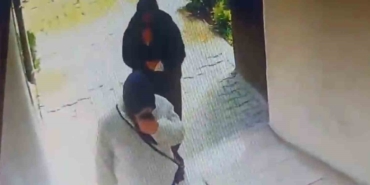 Evlerden hırsızlık yapan iki kadın kıskıvrak yakalandı