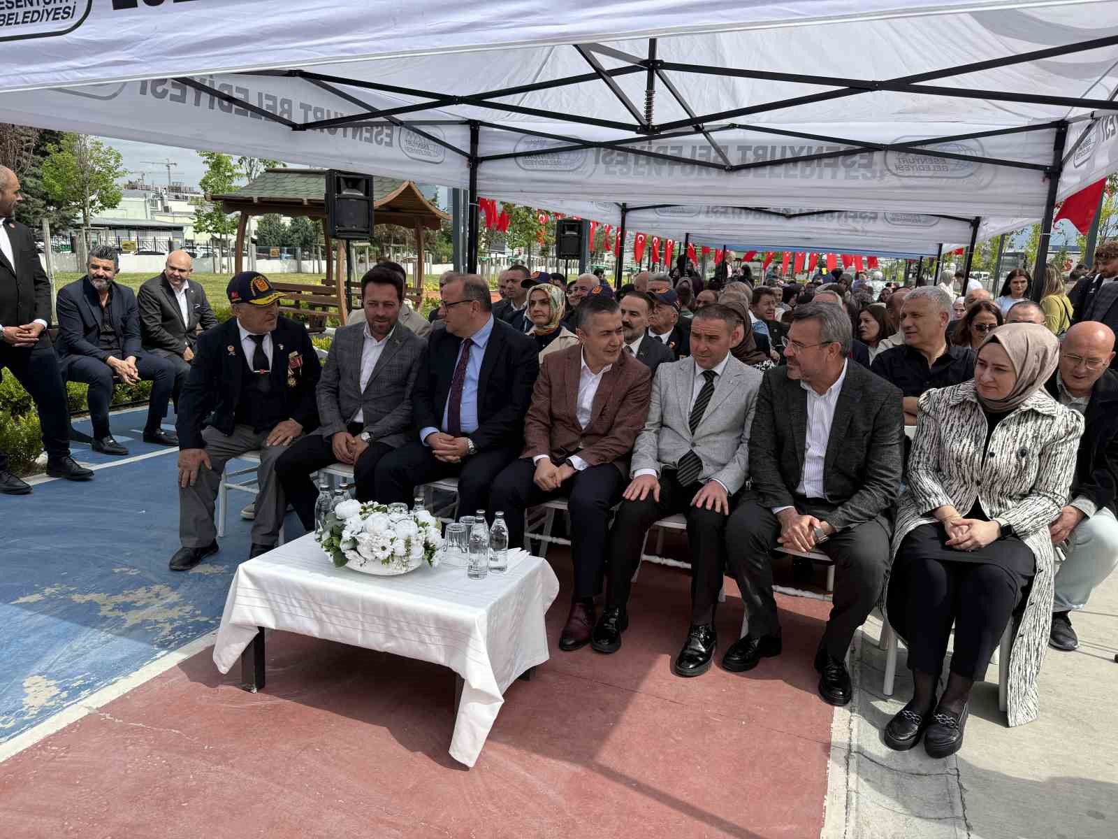 Esenyurt’ta Millet Bahçesi’ne Zeytin Sosyal Tesisleri açıldı