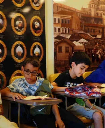 Kağıthane’de çocuklara uygulamalı eğitim veren ‘Yaşam Beceri Atölyeleri’ sürüyor