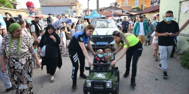 Kocaeli polisinden lösemi hastası minik Halime’ye bayram sürprizi