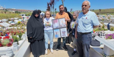 Büyükçekmece’de bıçaklanarak öldürülen 16 yaşındaki Abdulbaki Demirel’in kabrinde hüzünlü bayram