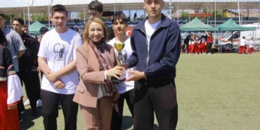 Bilecik’te derece elde eden öğrencilere kupa ve madalyaları verildi