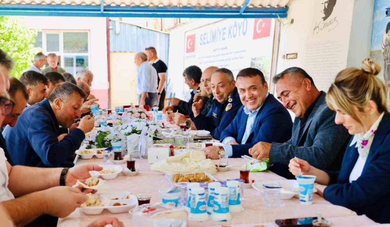 Vali Sözer Hıdırellez şenliklerinde vatandaşlarla buluştu