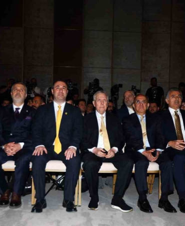 Aziz Yıldırım: "En büyük Fener sezonu başlamıştır"