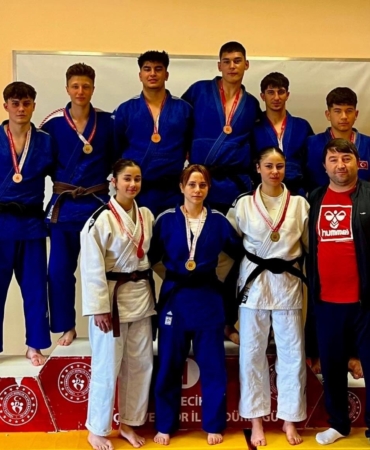 Bilecik’te judo turnuvasında madalyalar sahiplerini buldu