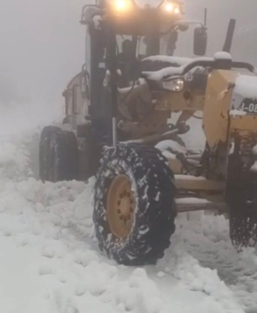 Kartepe’de bahar ayında kar ve buzlanma mesaisi
