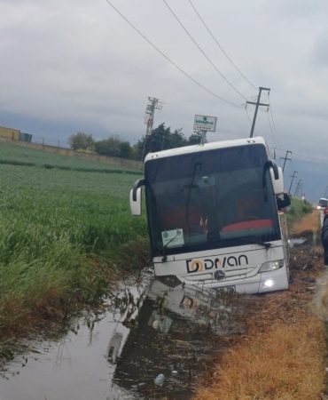 Edirne’ye 1 Mayıs kutlamalarına giden işçileri taşıyan otobüs kaza yaptı: 1 yaralı