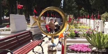 Edirnekapı Şehitliği’nde bayram ziyareti