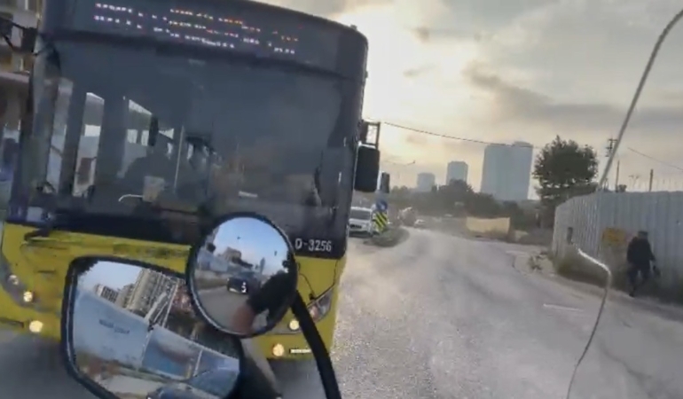 Kartal’da korku dolu anlar: İETT otobüsü kırmızıda geçti, motosikletli son anda durabildi