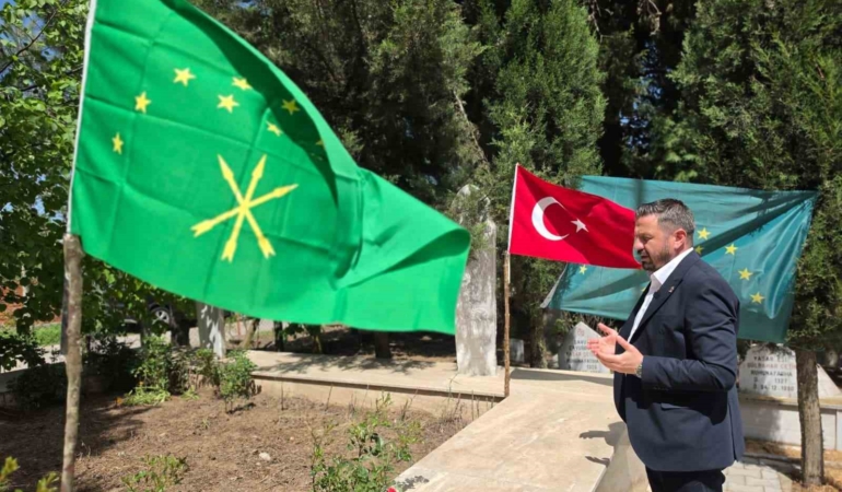 Çerkes lider Girandük Berzeg mezarı başında anıldı
